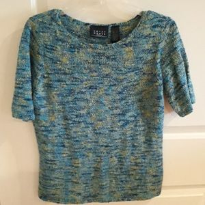 Short sleeve pullover sweater